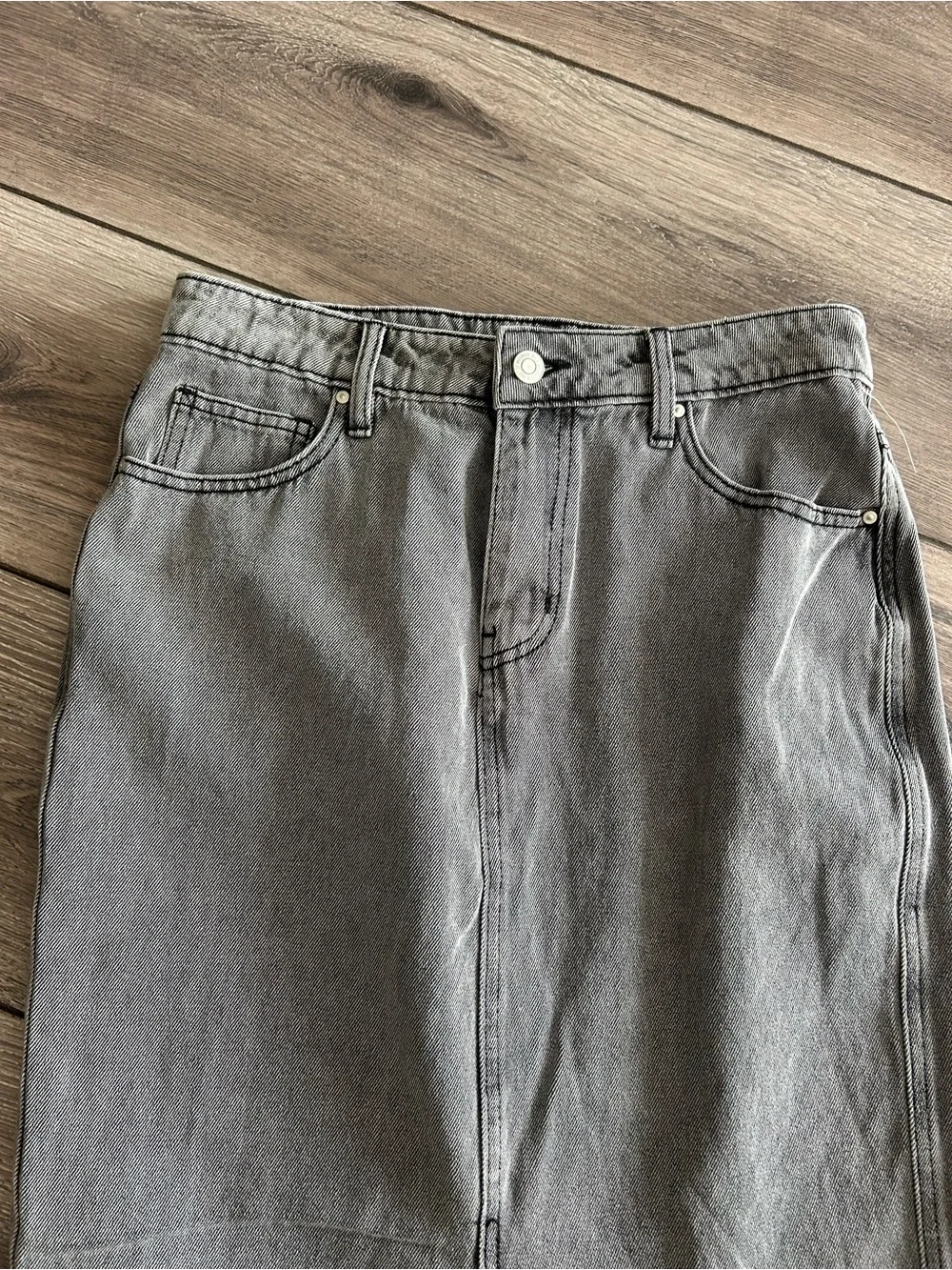 West of Melrose High-Waist Grey Distressed Denim Skirt